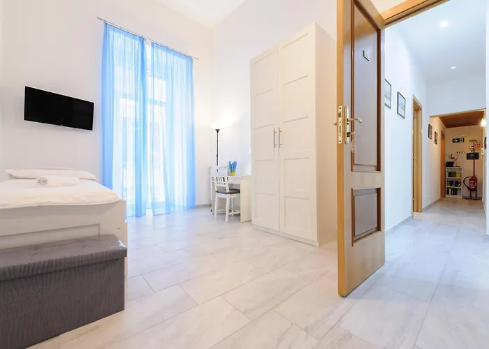 Via Aniello Falcone 72b Appartement *