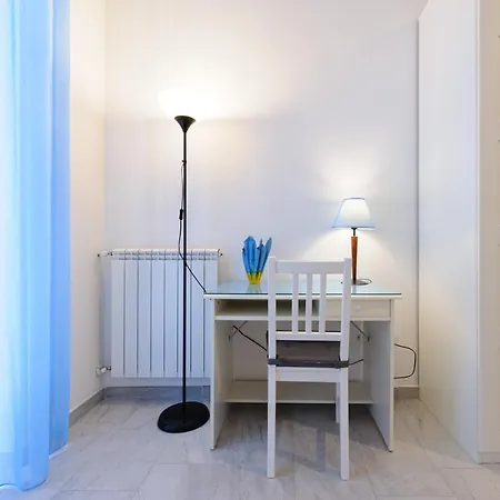 Via Aniello Falcone 72b Apartamento *
