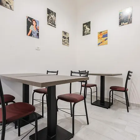 Via Aniello Falcone 72b Appartement Naples