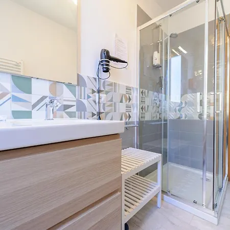 Via Aniello Falcone 72b