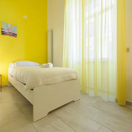 Via Aniello Falcone 72b Naples