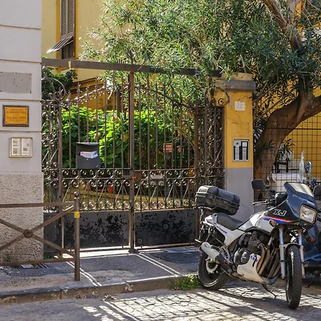 Via Aniello Falcone 72b Appartement *