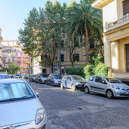 Via Aniello Falcone 72b Nápoles