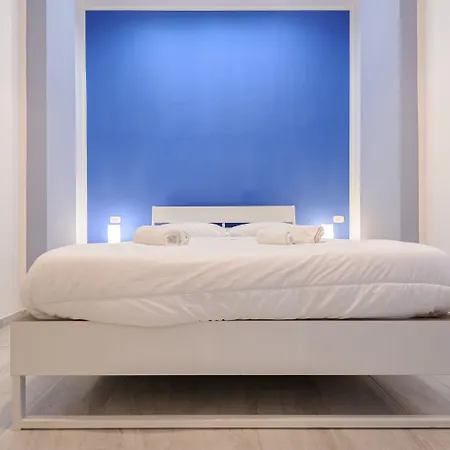 Via Aniello Falcone 72b *