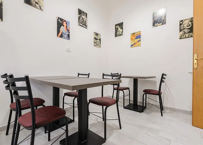 Via Aniello Falcone 72b *