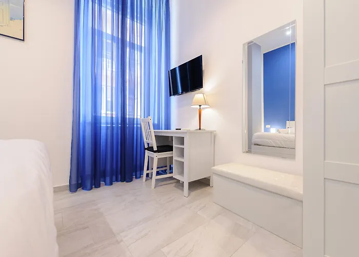 Via Aniello Falcone 72b